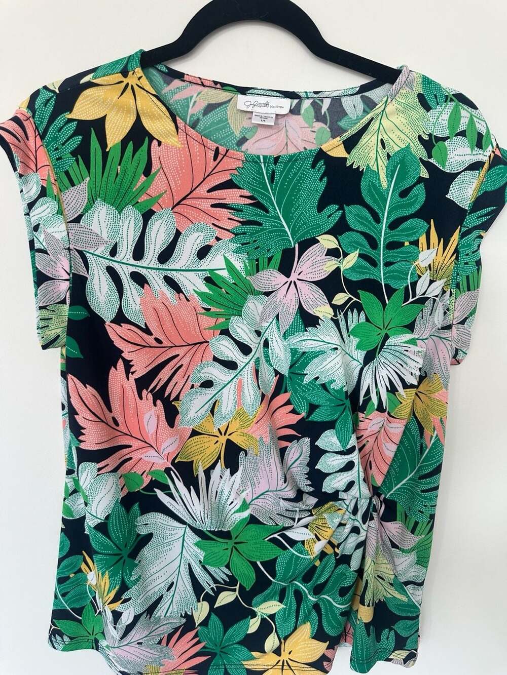 Jaclyn Smith Collection Women's Tropical Leaf Print Short Sleeve Knot Front T-Sh